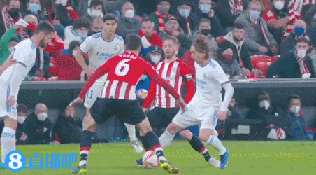 为什么竖条纹球衣具有品牌辨识度